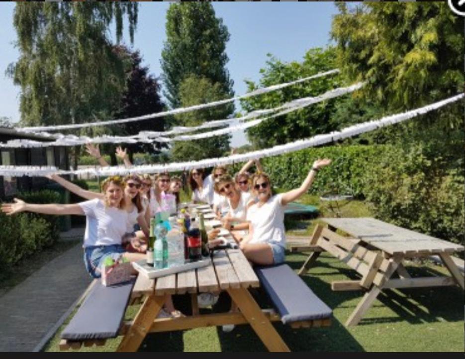 B&B Logeren Bij Van Heeren Made Exterior foto